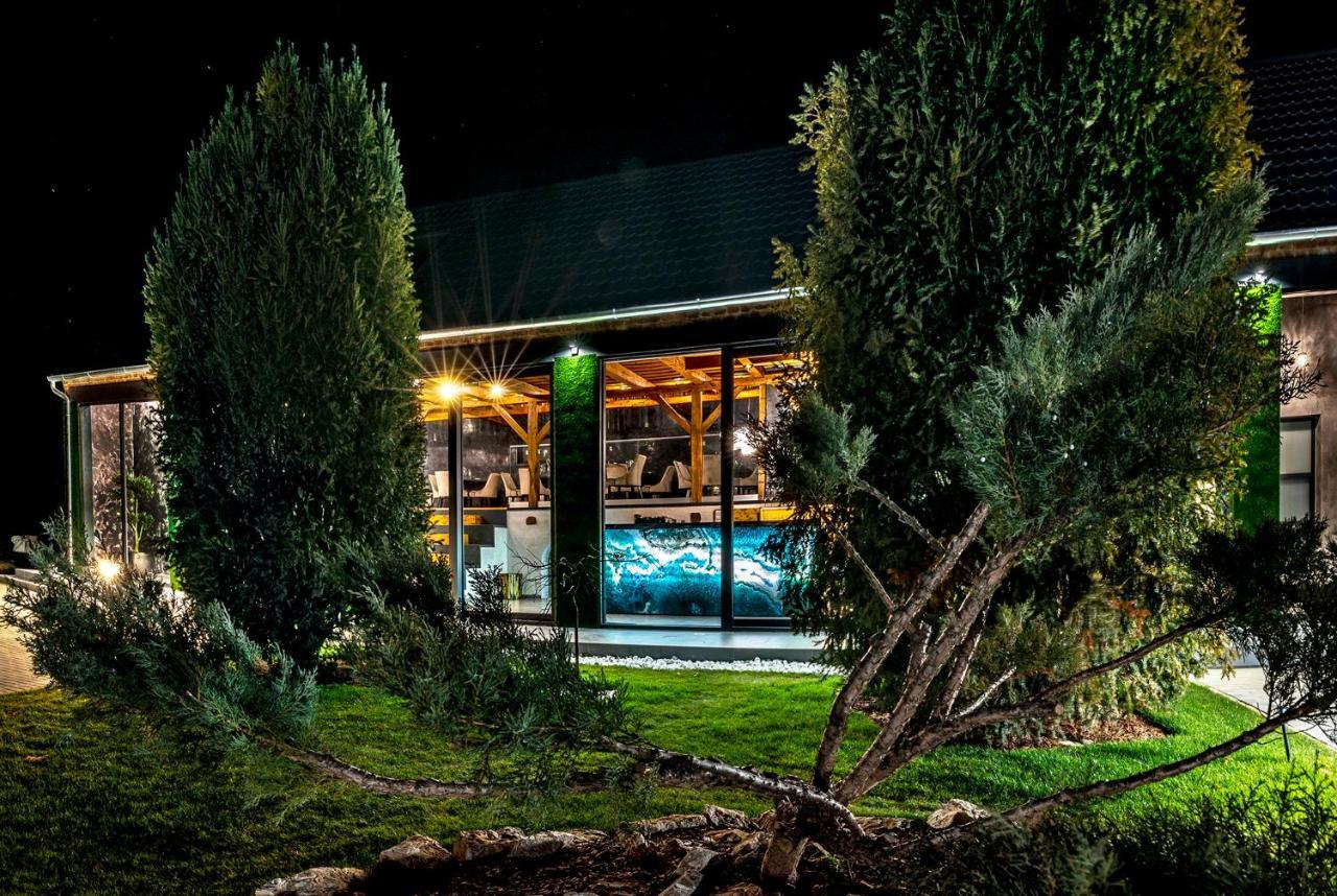 Szent Gyoergy Kuria Bed & Breakfast Kisharsany Exterior photo