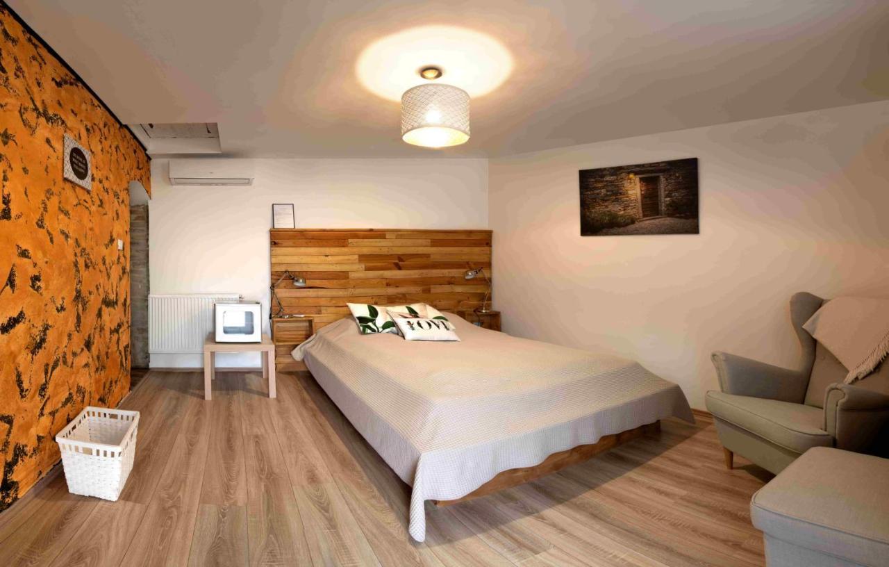 Szent Gyoergy Kuria Bed & Breakfast Kisharsany Exterior photo